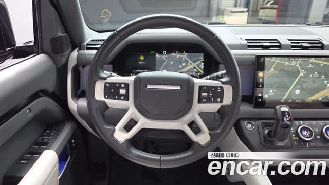 Land Rover Defender 2025 — Photo 2/33