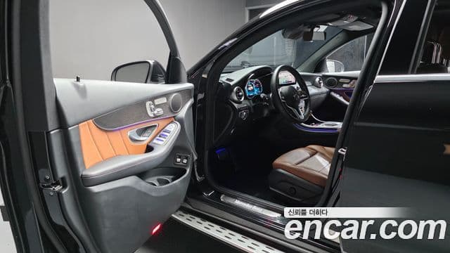Mercedes-Benz GLC-Class 2021 — Photo 3/32