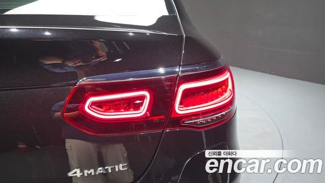 Mercedes-Benz GLC-Class 2021 — Photo 11/32