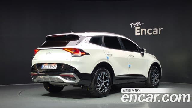 Kia Sportage 2023 — Фото 2/20