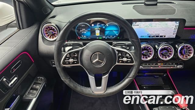Mercedes-Benz EQB 2024 — ფოტო 17/20