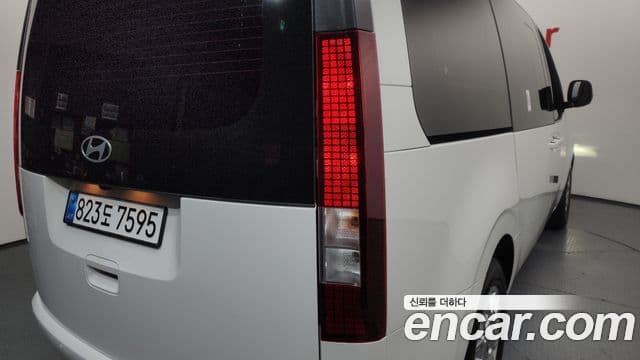 Hyundai Staria 2026 — Photo 14/33