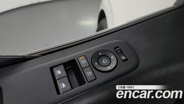 Hyundai Staria 2026 — Photo 7/33