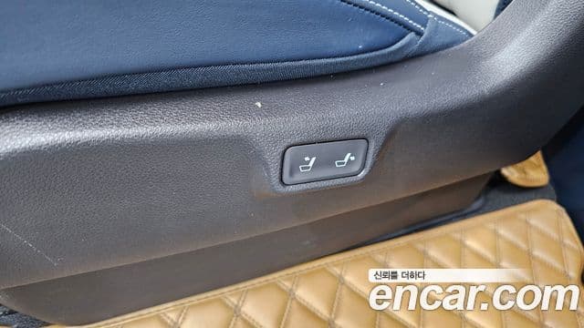 Kia Carnival 2024 — Şəkil 38/41