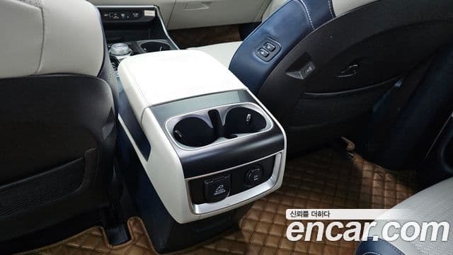 Kia Carnival 2024 — Şəkil 41/41