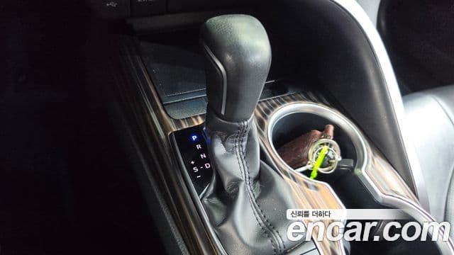 Toyota Camry 2018 — ფოტო 12/20