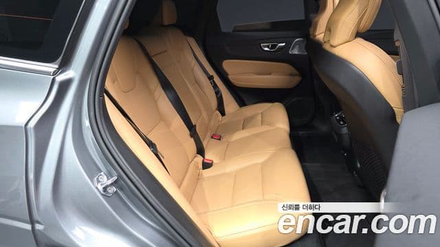 Volvo XC60 2020 — Фото 12/20