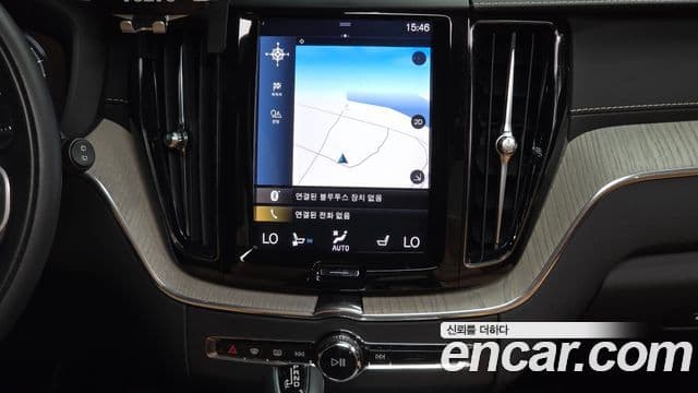 Volvo XC60 2020 — Фото 14/20