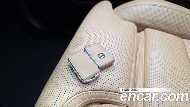 Volvo XC60 2020 — Şəkil 9/36