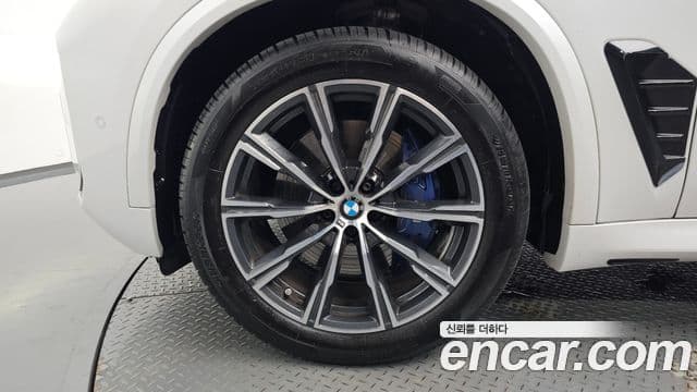 BMW X5 2024 — Photo 33/37