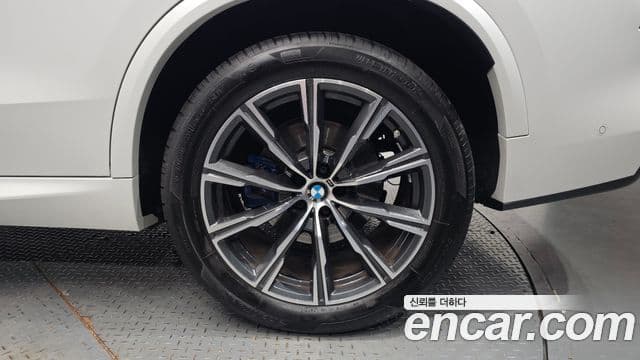 BMW X5 2024 — Photo 1/37
