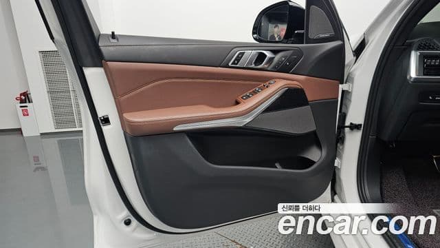 BMW X5 2024 — Photo 17/37