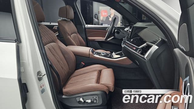 BMW X5 2024 — Photo 28/37