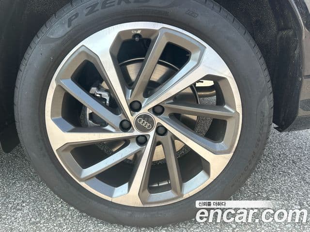 Audi Q5 2025 — Photo 13/20
