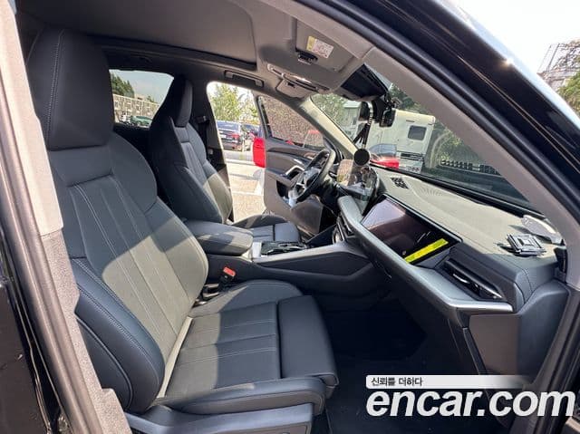 Audi Q5 2025 — Photo 5/20