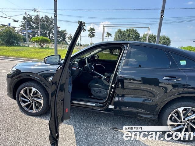 Audi Q5 2025 — Photo 9/20