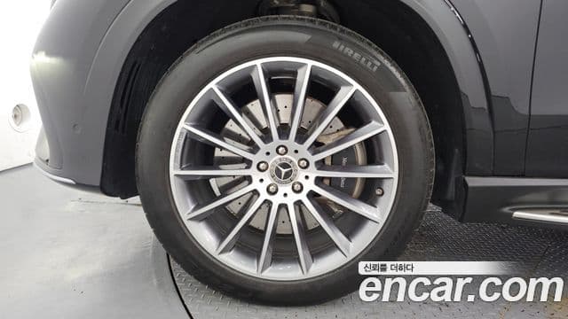 Mercedes-Benz GLE-Class 2025 — Photo 13/37