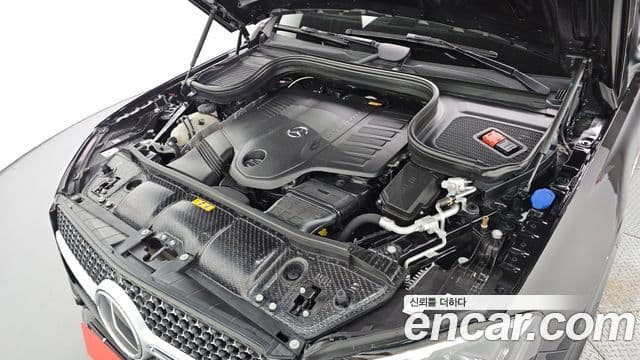 Mercedes-Benz GLE-Class 2025 — Photo 28/37