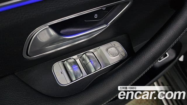 Mercedes-Benz GLE-Class 2025 — Photo 21/37