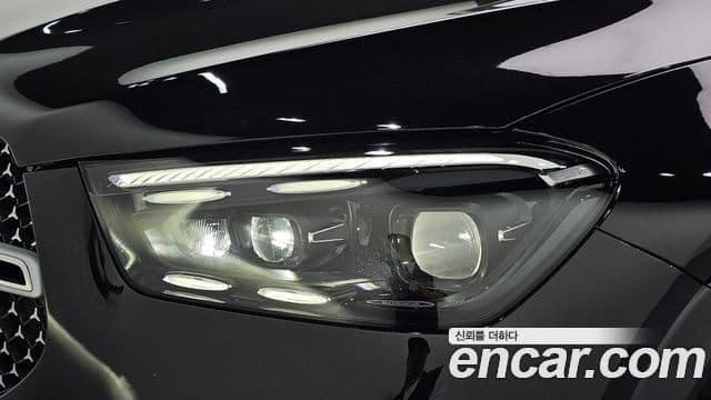 Mercedes-Benz GLE-Class 2025 — Photo 9/37