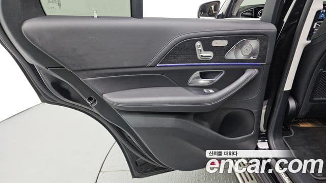Mercedes-Benz GLE-Class 2025 — Photo 6/37