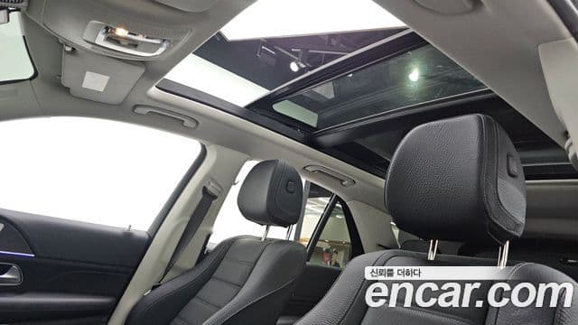 Mercedes-Benz GLE-Class 2025 — Photo 8/37