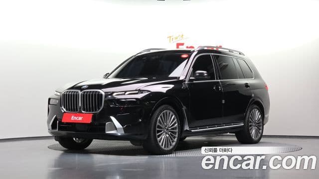 BMW X7 2023 — Photo 9/32