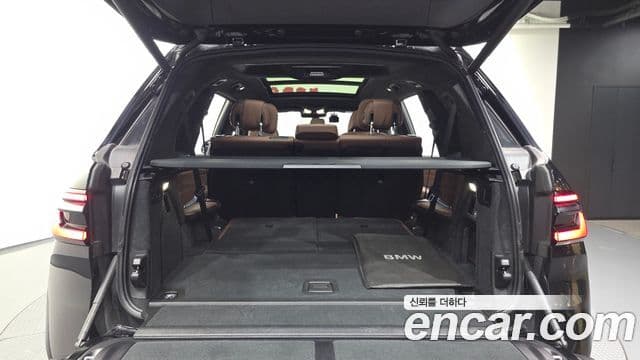 BMW X7 2023 — Photo 12/32