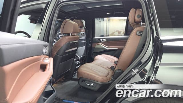 BMW X7 2023 — Photo 26/32