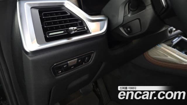 BMW X7 2023 — Photo 11/32