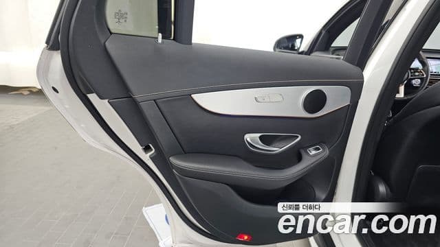 Mercedes-Benz EQC 2020 — ფოტო 5/34