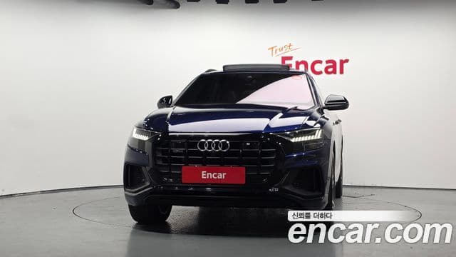 Audi Q8 2023 — Photo 17/31