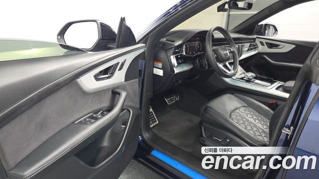 Audi Q8 2023 — Photo 7/31