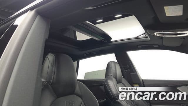 Audi Q8 2023 — Photo 13/31