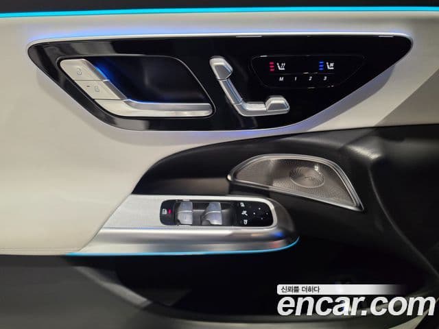 Mercedes-Benz E-Class 2025 — ფოტო 18/20