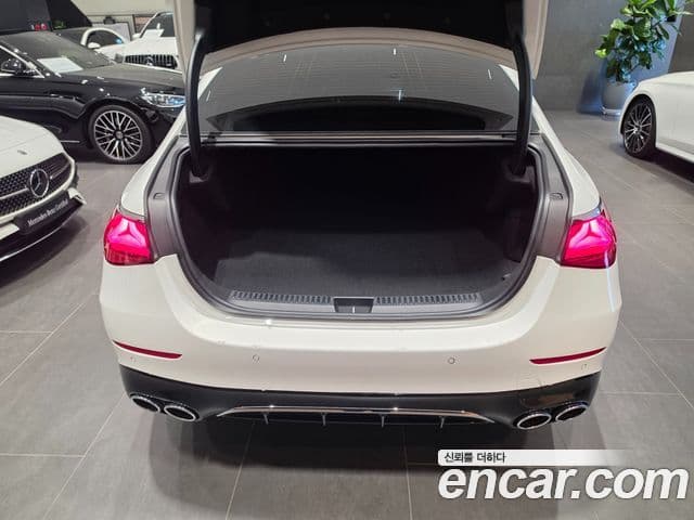 Mercedes-Benz E-Class 2025 — ფოტო 10/20