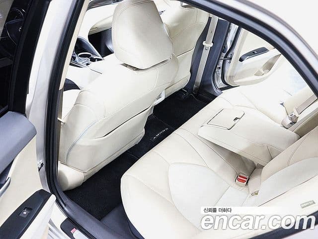 Toyota Camry 2018 — Photo 3/20