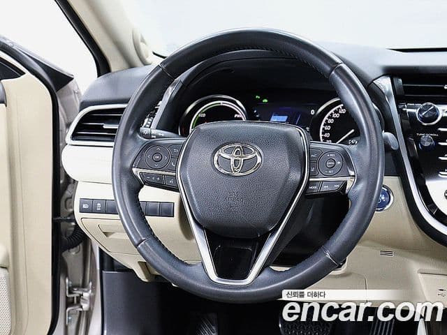 Toyota Camry 2018 — Photo 15/20