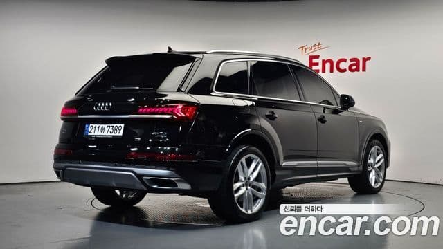 Audi Q7 2023 — ფოტო 19/20