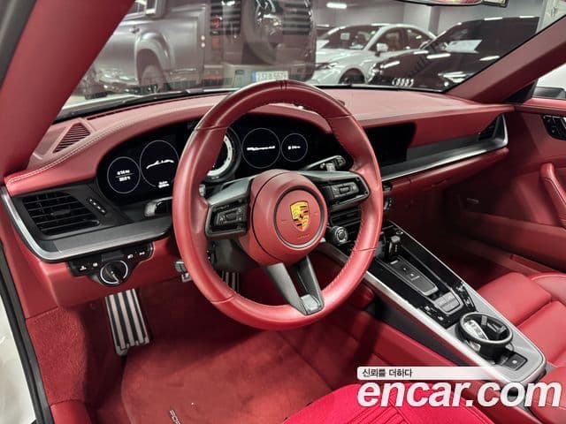Porsche 911 2020 — Photo 8/15