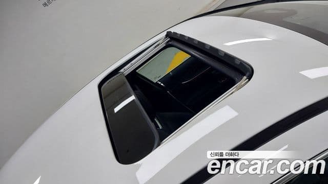 Mercedes-Benz AMG GT 2025 — Photo 11/18