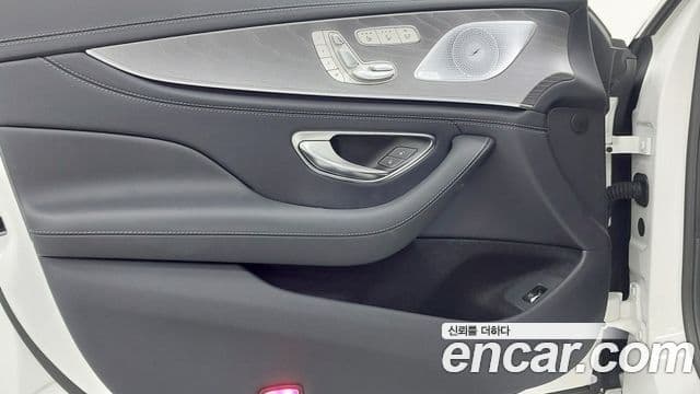 Mercedes-Benz AMG GT 2025 — Photo 12/18