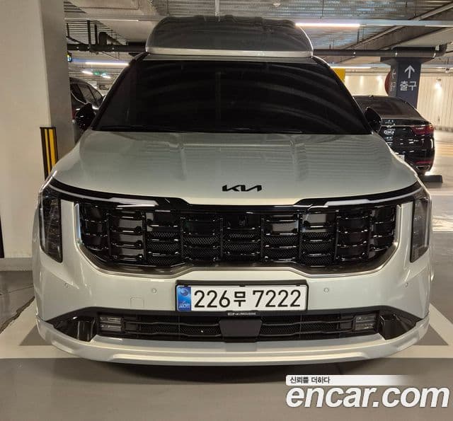 Kia Carnival 2024 — Şəkil 7/9
