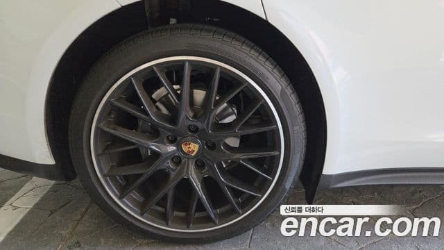 Porsche Panamera 2021 — Photo 7/8