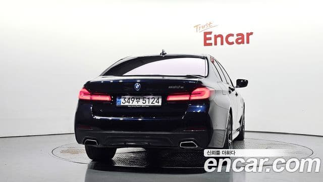 BMW 5 Series 2023 — ფოტო 22/36