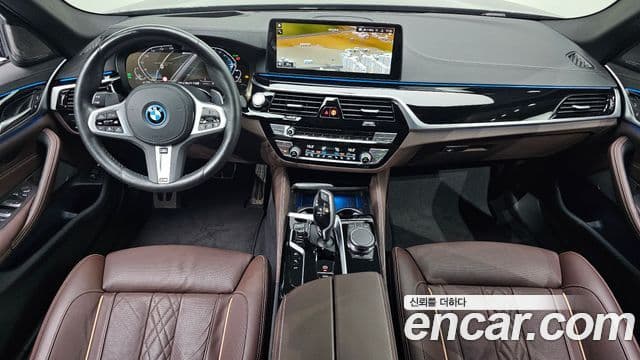 BMW 5 Series 2023 — ფოტო 1/36