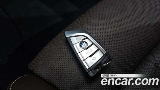 BMW 5 Series 2023 — ფოტო 24/36