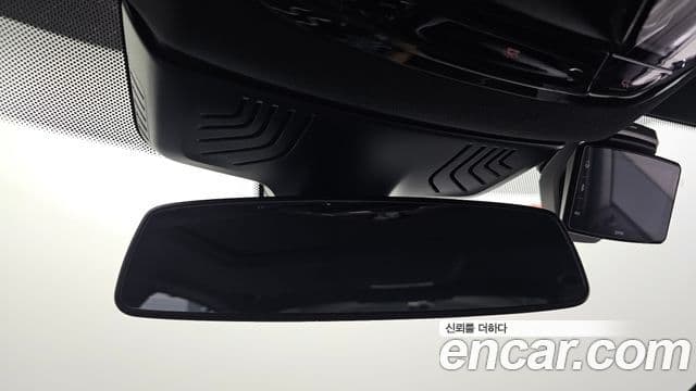 BMW 5 Series 2023 — ფოტო 13/36