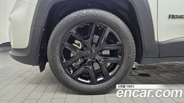 Jeep Renegade 2022 — ფოტო 20/20