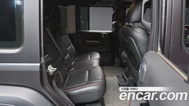 Jeep Wrangler 2021 — Photo 13/20